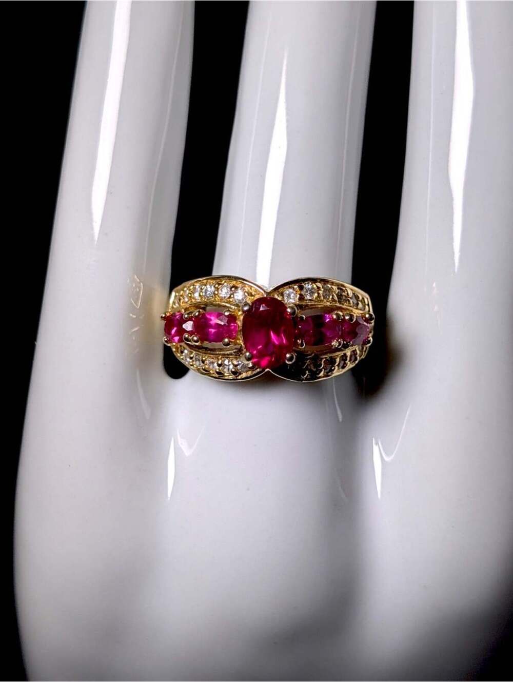 Vintage Oval Genuine Ruby Intricate Band Gold Toned Statement Ring